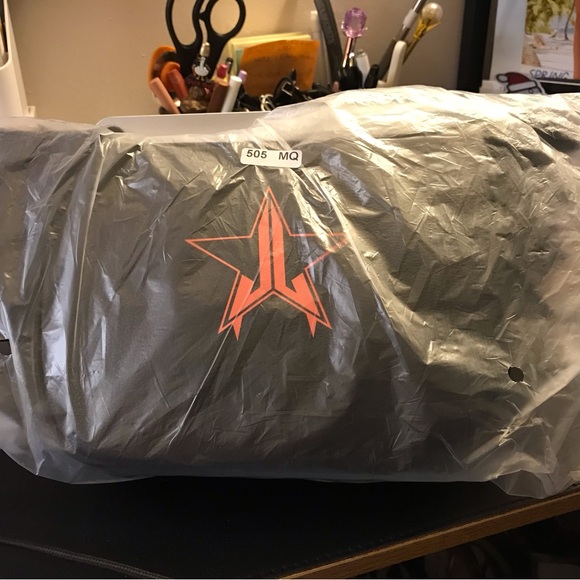 Jeffree Star Cosmetic Bag 🦇 - Picture 3 of 3